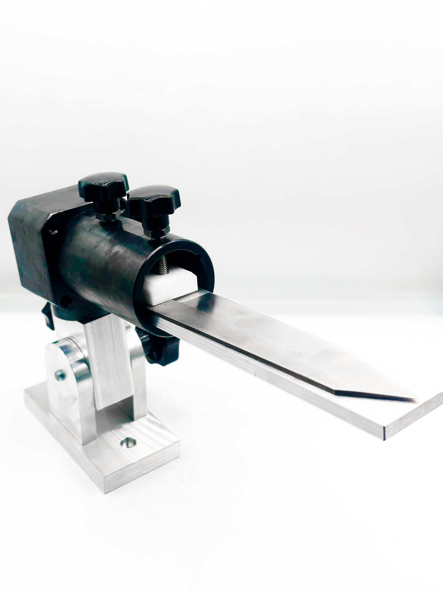 2024 Triaxial Blade Vise