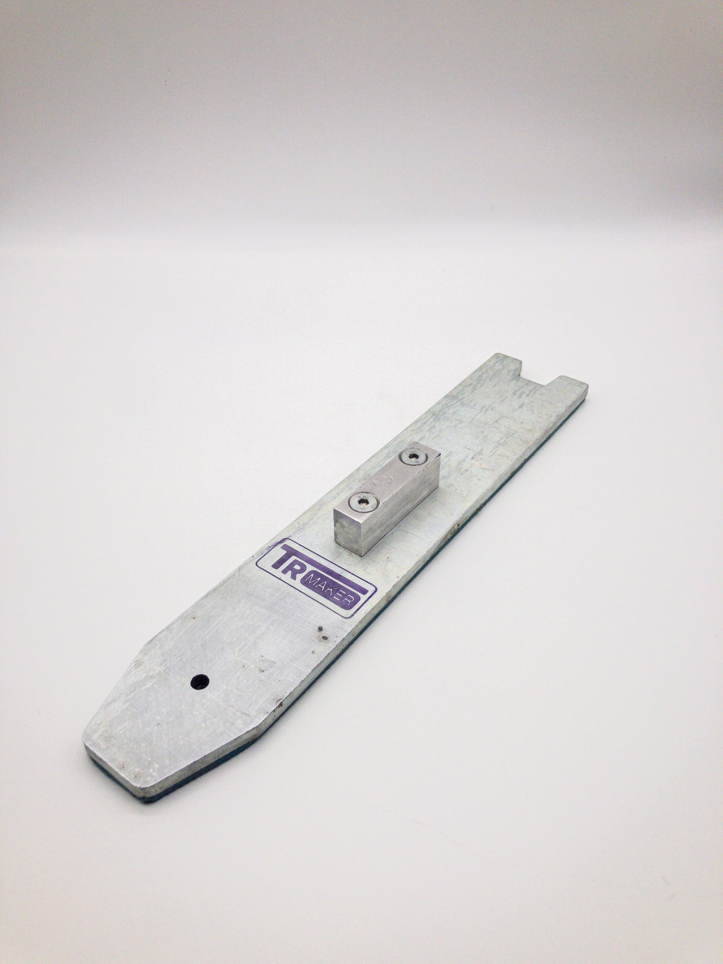 TR Maker Knife Finishing Table