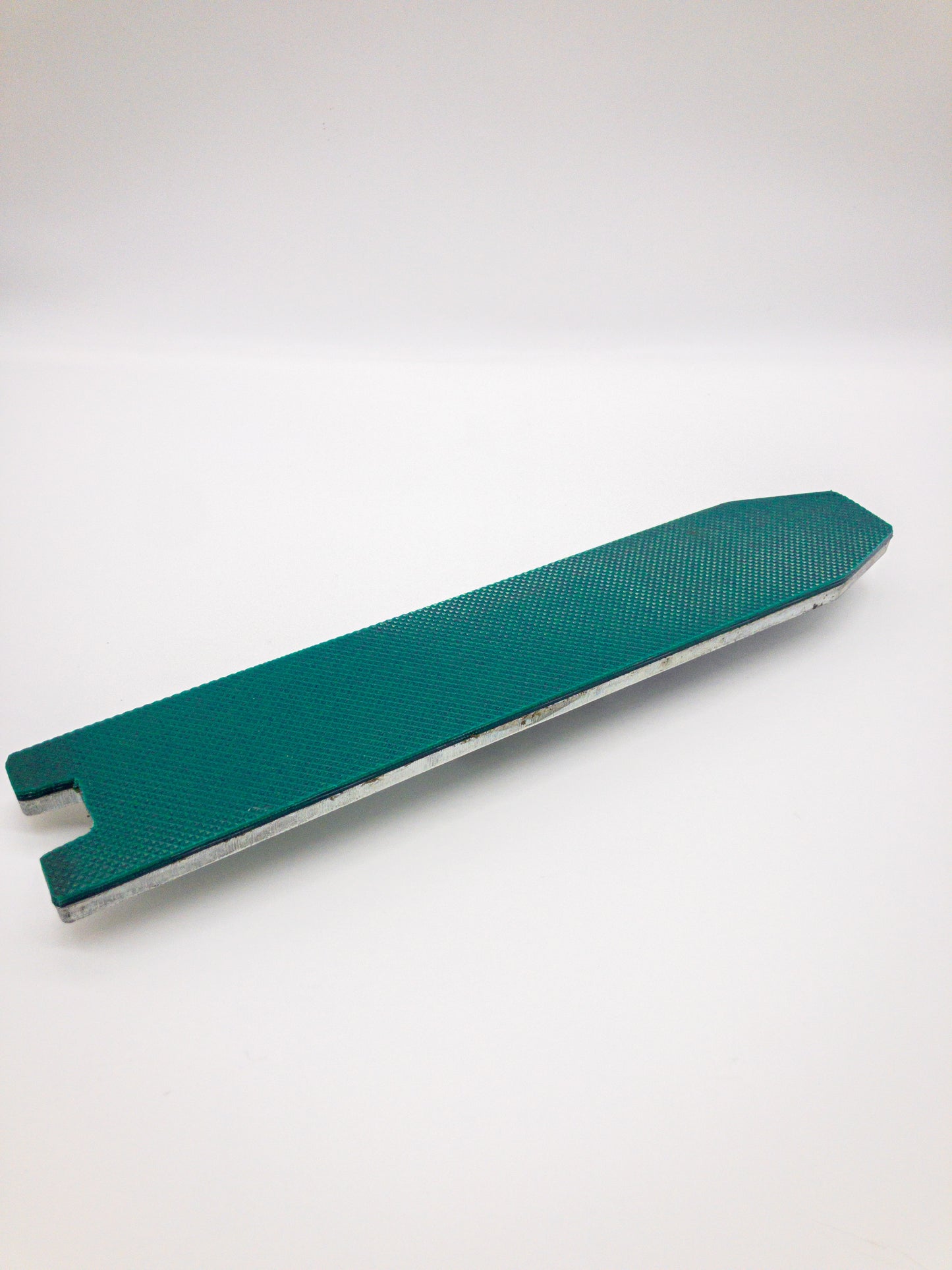 TR Maker Knife Finishing Table