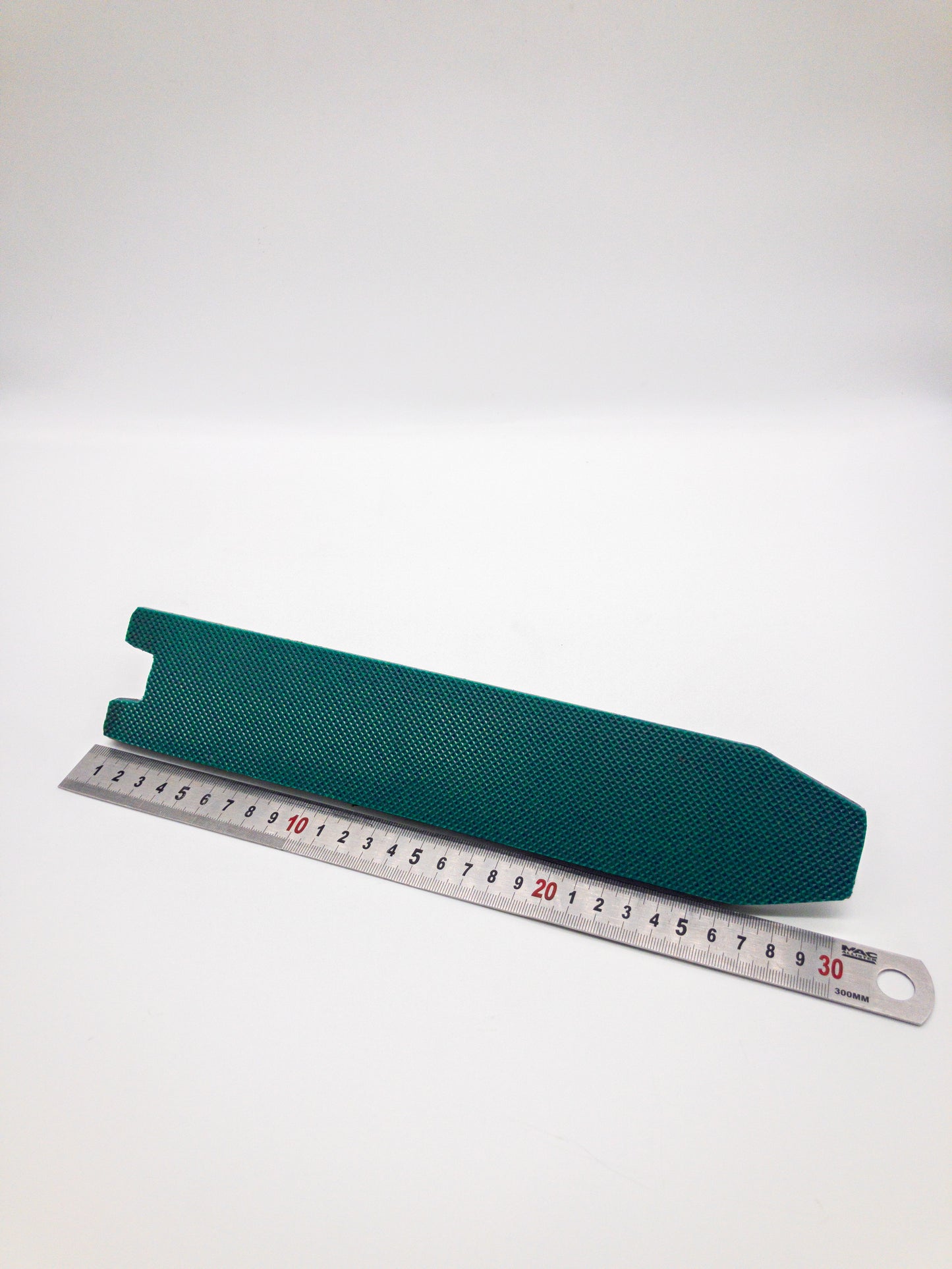 TR Maker Knife Finishing Table