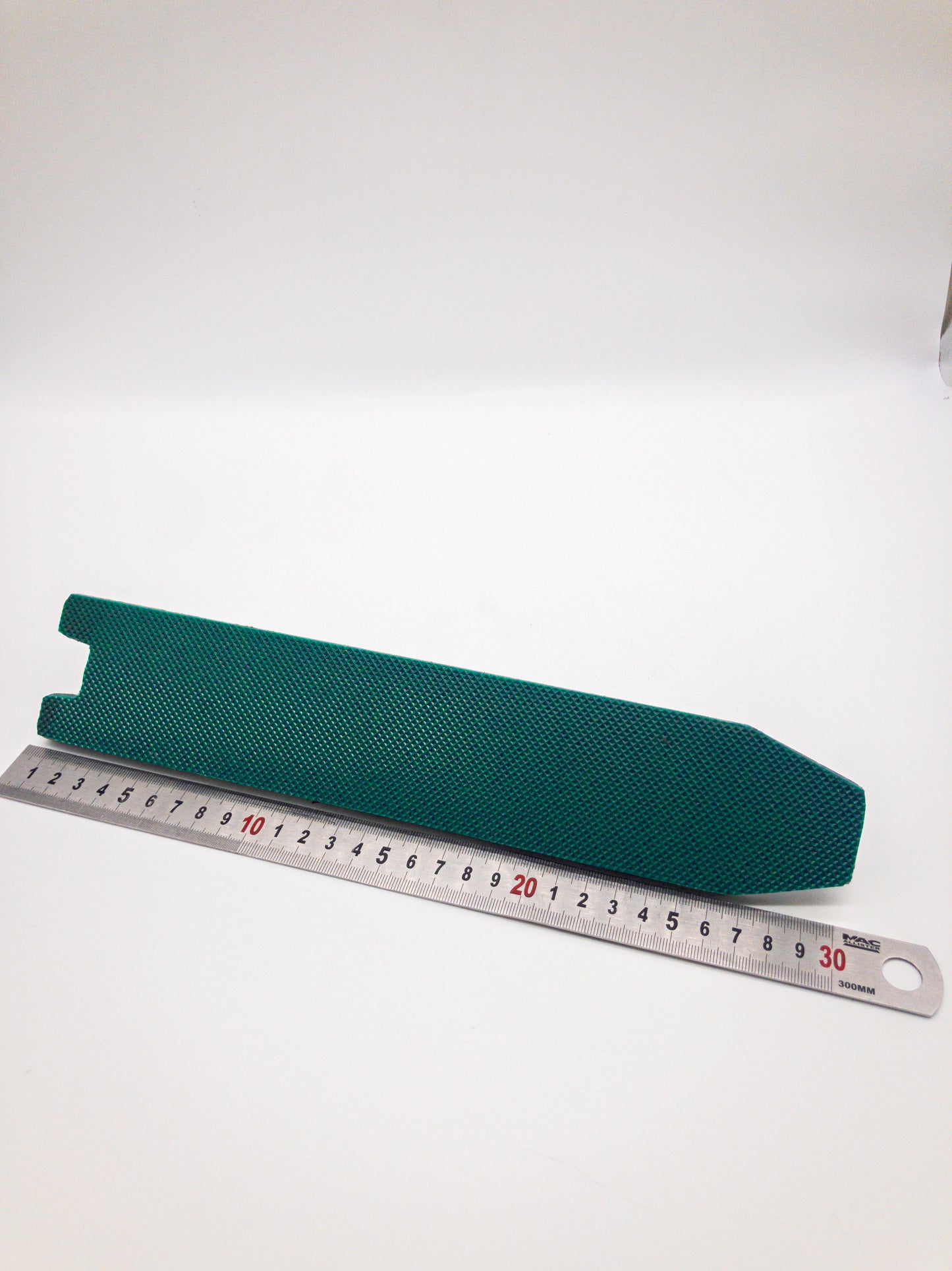 TR Maker Knife Finishing Table