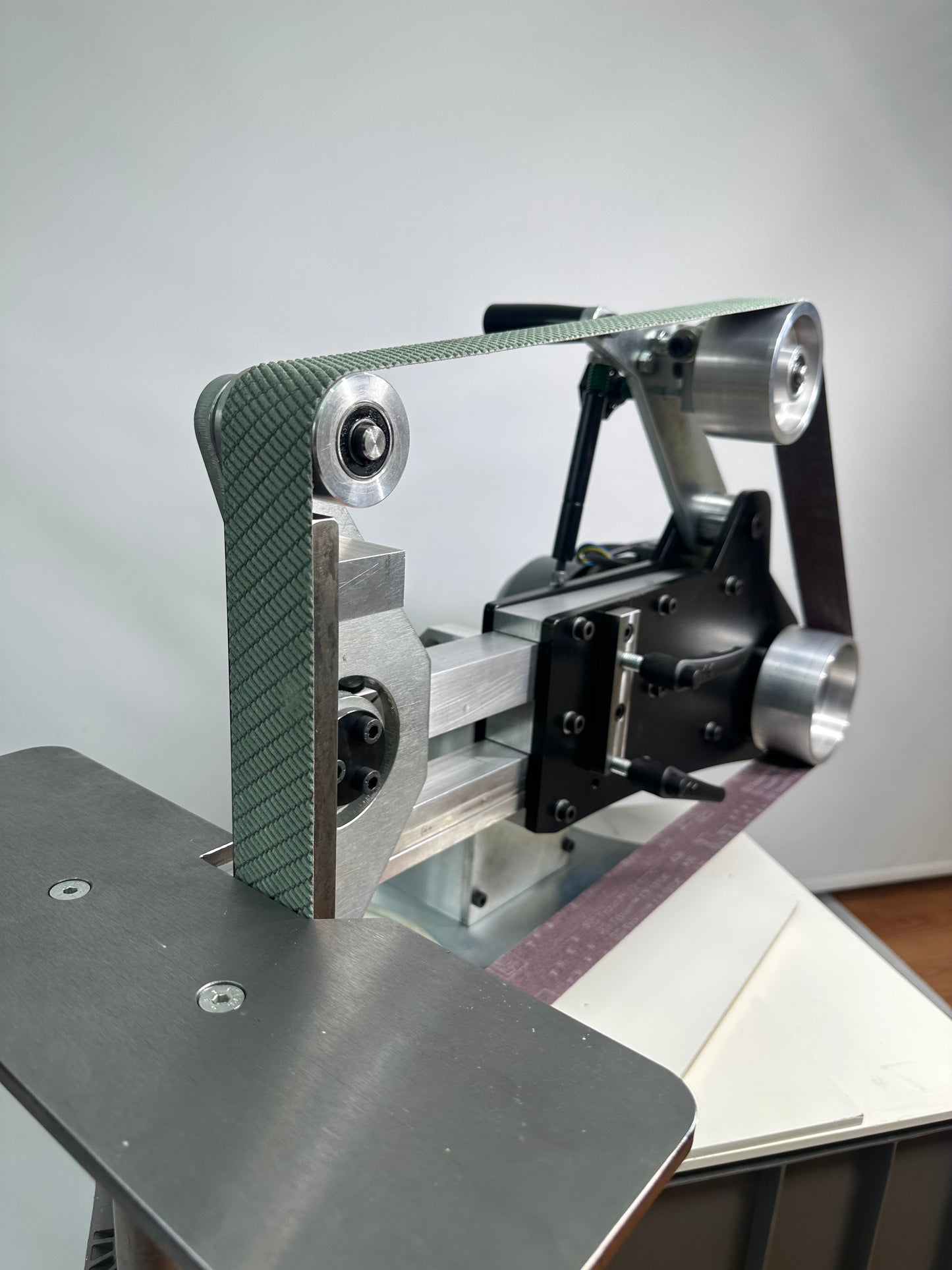 2x72" Professioneller Bandschleifer, 3 PS, Drehzahlregelungssatz