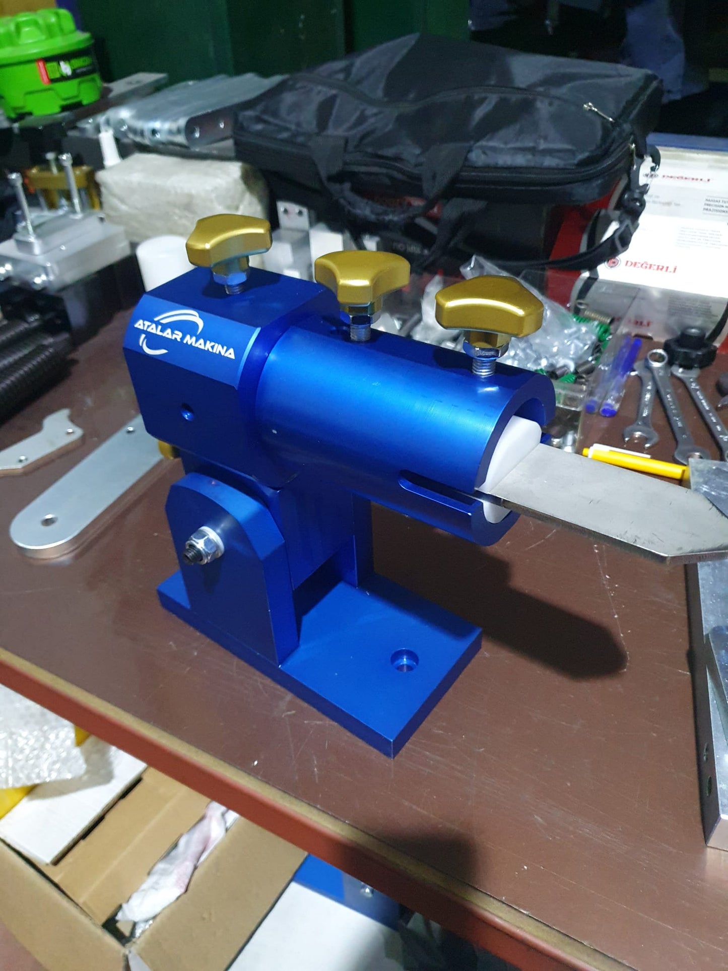 2024 Dreiachsiger Sägeblattschraubstock 